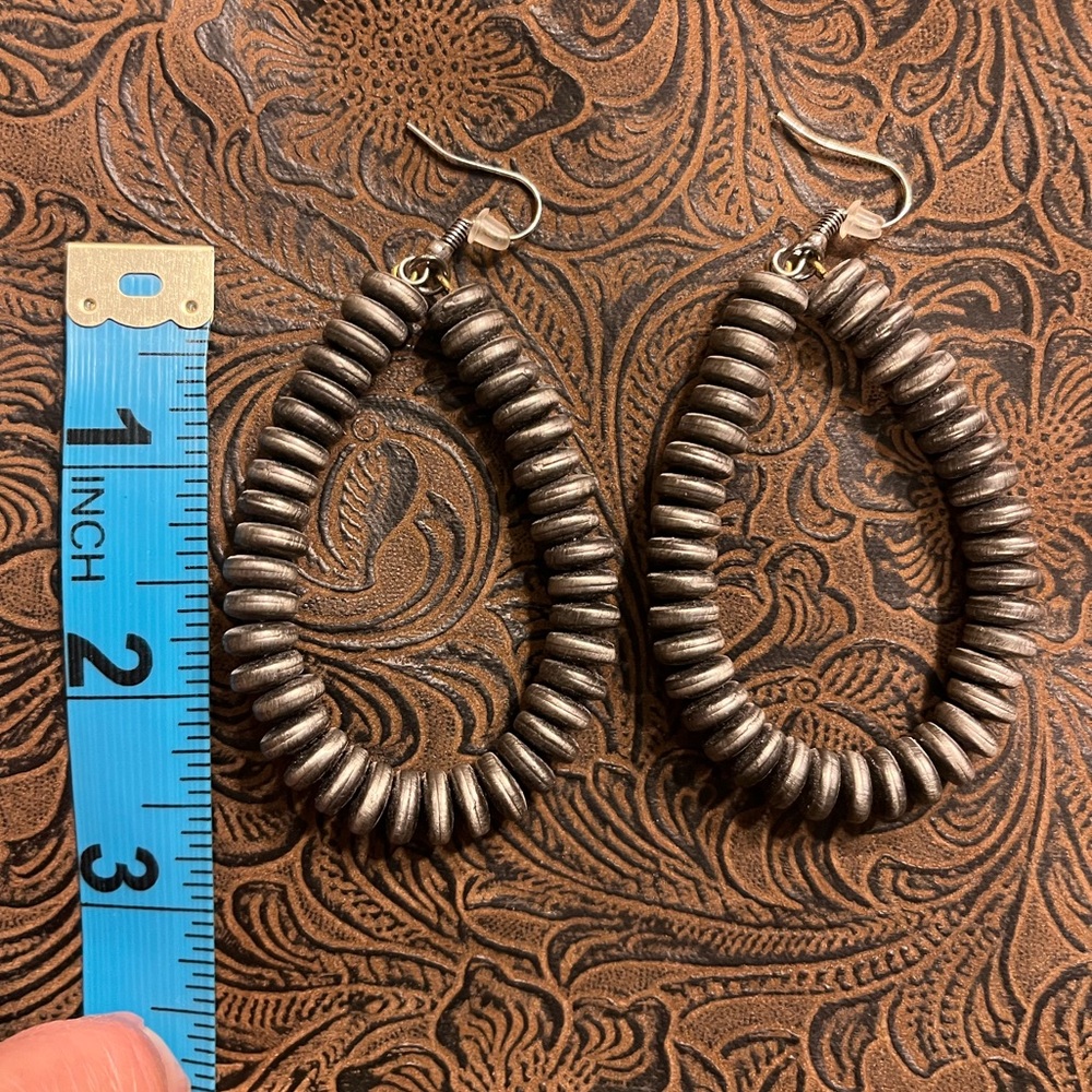 Teardrop pewter colored earrings for pierced ears. - Picture 2 of 2